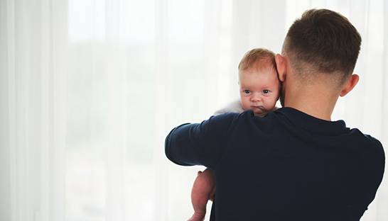 Deloitte leads national drive for new dads to take parental leave