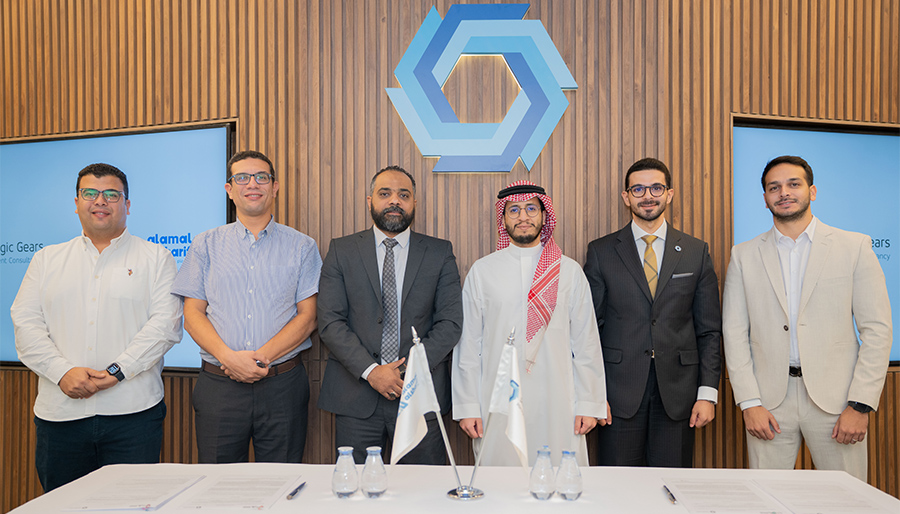 Strategic Gears and Al Amal Al Sherif partner in plastics manufacturing sector